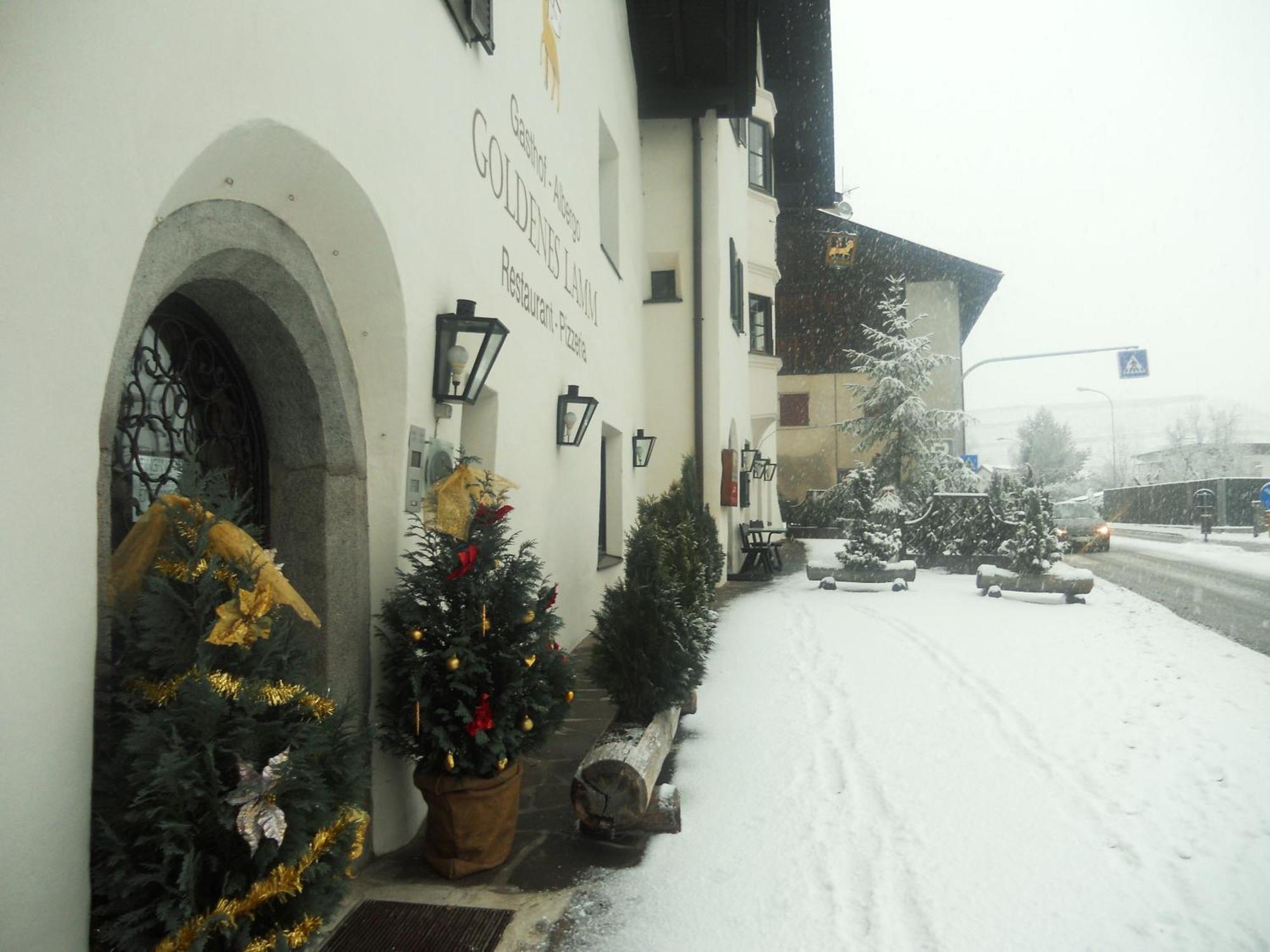 Gasthof Goldenes Lamm Hotel Vahrn Exterior photo