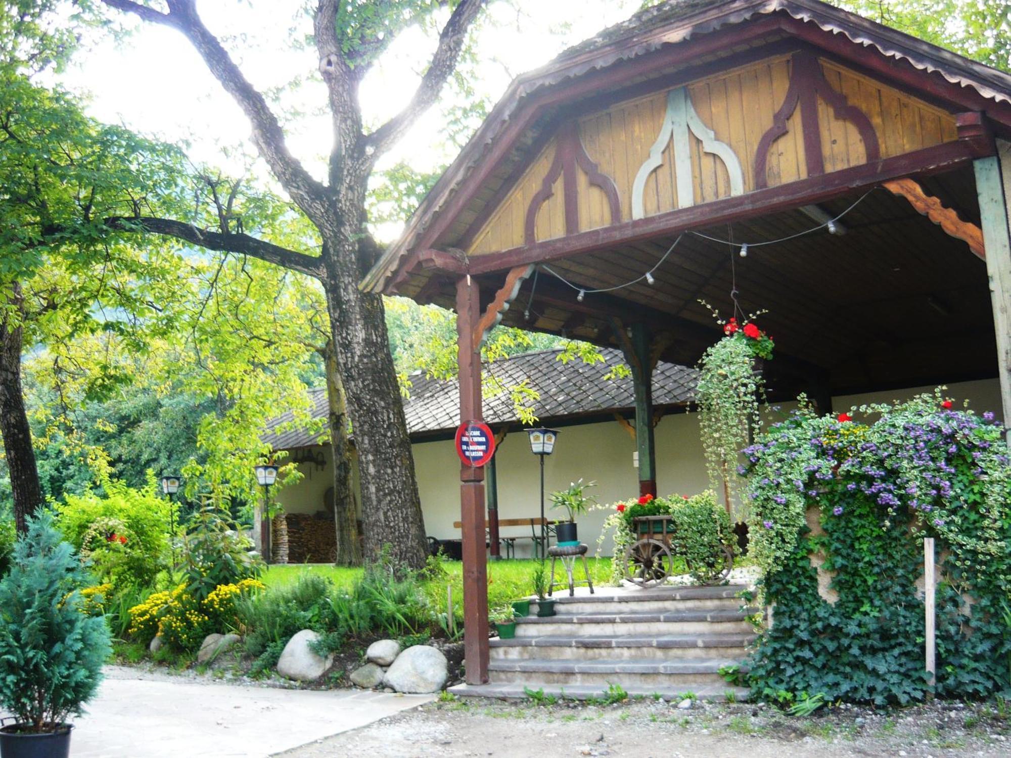 Gasthof Goldenes Lamm Hotel Vahrn Exterior photo